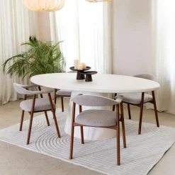 Ygo Armstoel COLETTE Monza Beige - Poot Walnoot| Stoelen