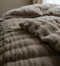 Ygo Dekbedovertrek POMPOM 240 Taupe| Dekbedovertrekken