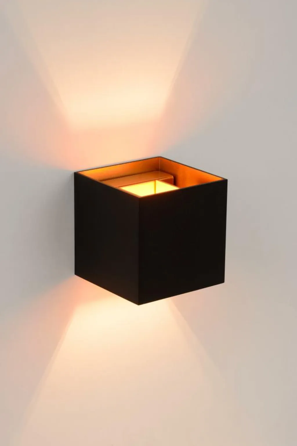 Ygo Wandspot XIO Zwart| Wandlampen